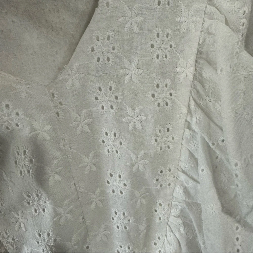 Elizabeth and James textile white eyelet ruffle dress med - Picture 5 of 7